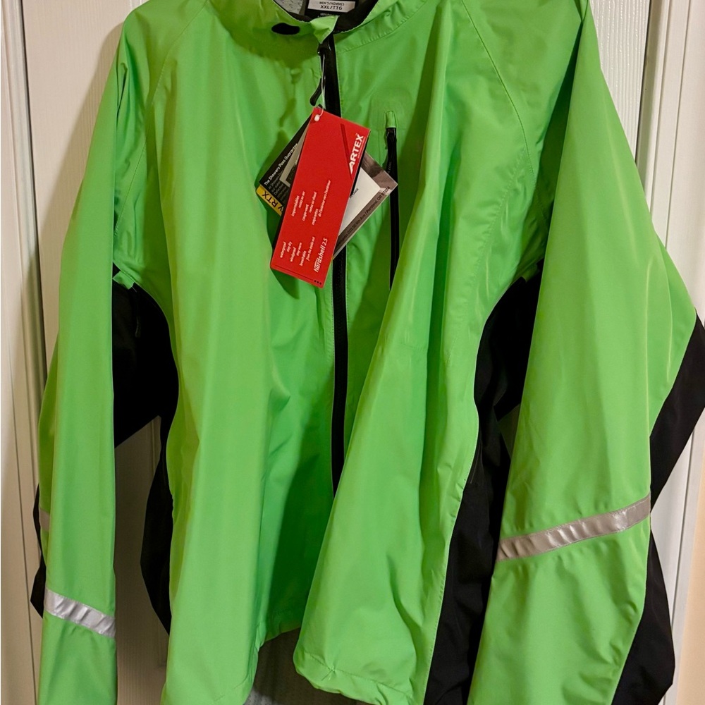 Showers Pass High-Performance Green and Black Men's Jacket